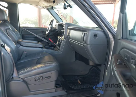 2004 Chevrolet Avalanche C1500 from USA, damaged, VIN 3GNEC12T34G296702